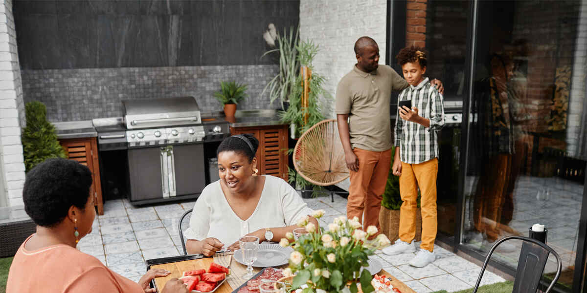 how to build an outdoor kitchen on a budget