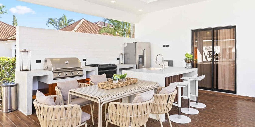 The 9 Must-Haves for an Outdoor Kitchen 3 must haves for outdoor kitchen